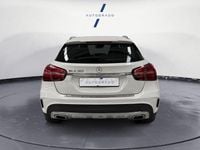 Usado Mercedes GLA180 AMG line 122 CV (89 kW) 2019 Blanco SUV