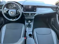Usado Skoda Kamiq Active 95 CV (69 kW) 2022 Blanco SUV