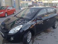 Usado Hyundai i20 Comfort 90 CV (66 kW) 2009 Negro Utilitario