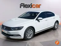 Usado VW Passat Advance 150 CV (110 kW) 2018 Blanco Berlina