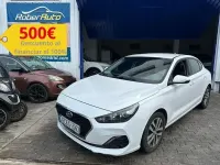 Usado Hyundai i30 120 CV (88 kW) 2018 Blanco Berlina