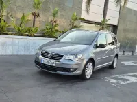 Usado VW Touran Highline 140 CV (102 kW) 2008 Gris / plata Monovolumen