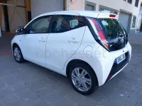 Usado Toyota Aygo X-cite 69 CV (50 kW) 2016 Blanco Utilitario