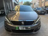 Usado Peugeot 308 SW Active 130 CV (95 kW) 2020 Gris / plata Familiar