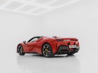 Usado Ferrari SF90 999 CV (734 kW) 2023 Descapotable