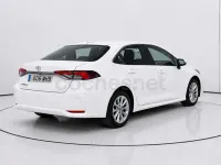 Usado Toyota Corolla Eco 140 CV (102 kW) 2023 Blanco Berlina