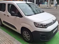 Käytetty Citroën Berlingo Live 102 HP (75 kW) 2021 Valkoinen Tila-auto