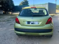 Usado Peugeot 207 90 CV (66 kW) 2007 Verde Utilitario