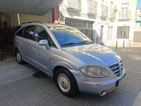 Usado Ssangyong (KGM) Rodius Limited 165 CV (121 kW) 2005 Gris / plata Monovolumen