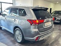 Usado Mitsubishi Outlander P-HEV Motion 224 CV (164 kW) 2020 Gris / plata SUV