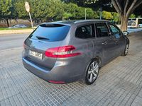 Usado Peugeot 308 SW Allure 130 CV (95 kW) 2019 Gris / plata Familiar