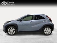 Usado Toyota Aygo X Play 72 CV (52 kW) 2024 Gris / plata SUV