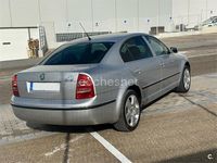 Usado Skoda Superb Elegance 163 CV (119 kW) 2007 Gris / plata Berlina