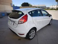 Usado Ford Fiesta Titanium 101 CV (74 kW) 2015 Blanco Berlina