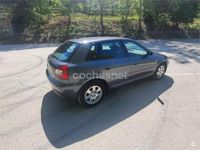 Usado Audi A3 Ambiente 110 CV (80 kW) 2001 Gris / plata Utilitario