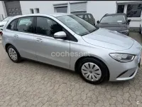 Usado Mercedes B200 150 CV (110 kW) 2021 Gris / plata Utilitario