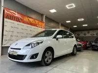 Usado Renault Grand Scénic III Dynamique 130 CV (95 kW) 2012 Blanco Monovolumen