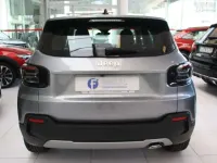 Uusi Jeep Avenger Altitude 101 HP (74 kW) 2025 Harmaa Katumaasturi