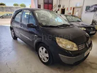 Usado Renault Scénic Dynamique 105 CV (77 kW) 2006 Negro Monovolumen