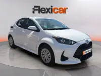 Usado Toyota Yaris Hybrid Active 116 CV (85 kW) 2026 Blanco Berlina