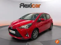 Usado Toyota Yaris Active 69 CV (50 kW) 2019 Rojo Berlina