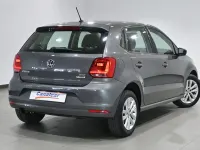 Usado VW Polo Advance 90 CV (66 kW) 2017 Gris
