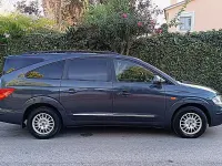 Usado SsangYong Rodius 165 CV (121 kW) 2010 Gris / plata Monovolumen