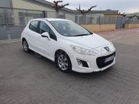 Usado Peugeot 308 Active 92 CV (67 kW) 2013 Blanco Berlina