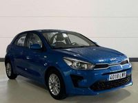 Usado Kia Rio 84 CV (61 kW) 2022 Azul Utilitario