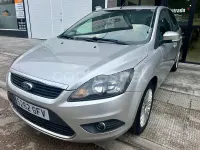 Usado Ford Focus Titanium 109 CV (80 kW) 2008 Gris / plata Berlina