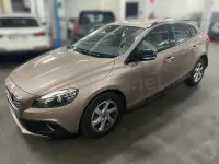 Usado Volvo V40 CC Momentum 150 CV (110 kW) 2016 Marrón Familiar
