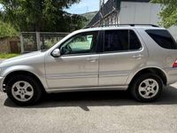 Usado Mercedes ML320 218 CV (160 kW) 2002 Plateado SUV
