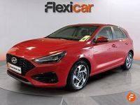 Usado Hyundai i30 120 CV (88 kW) 2024 Rojo Berlina