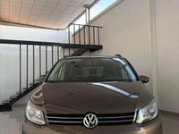 Usado VW Touran Advance 105 CV (77 kW) 2014 Marrón Monovolumen