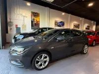 Usado Opel Astra Selective 125 CV (91 kW) 2016 Gris / plata Berlina