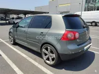 Usado VW Golf IV Trendline 105 CV (77 kW) 2005 Gris / plata Berlina