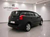 Usado Peugeot 5008 Allure 115 CV (84 kW) 2014 Negro Monovolumen