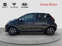 Usado Toyota Aygo X-play 72 CV (52 kW) 2020 Gris Utilitario