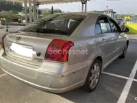 Usado Toyota Avensis Executive 147 CV (108 kW) 2006 Beige Berlina