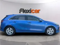 Usado Kia Ceed 101 CV (74 kW) 2024 Azul Utilitario