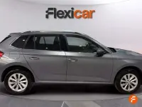 Usado Skoda Kamiq Selection 95 CV (69 kW) 2024 Gris SUV