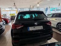 Usado Seat Arona Style 116 CV (85 kW) 2025 Negro midnight + techo blanco SUV