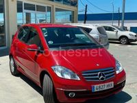 Usado Mercedes A180 Avantgarde 109 CV (80 kW) 2012 Rojo Monovolumen