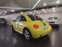 Usado VW Beetle 114 CV (83 kW) 2005 Amarillo Utilitario
