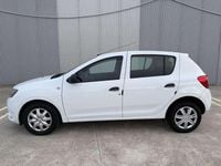 Usado Dacia Sandero Ambiance 75 CV (55 kW) 2015 Blanco Utilitario