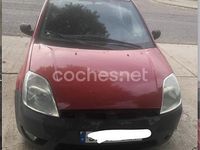 Usado Ford Fiesta Trend 80 CV (58 kW) 2002 Rojo Berlina