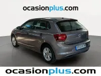 Usado VW Polo Advance 95 CV (69 kW) 2019 Gris Utilitario