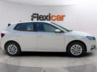 Usado Skoda Fabia Active 80 CV (58 kW) 2023 Blanco Utilitario