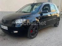 Usado Mazda 2 Sportive 100 CV (73 kW) 2003 Negro Utilitario