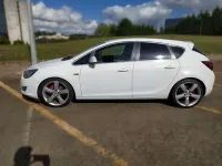 Usado Opel Astra Cosmo 110 CV (80 kW) 2010 Blanco Utilitario